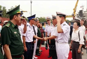 Chinese Navy Fleet Makes Significant Visit to Ho Chi Minh City - image 3