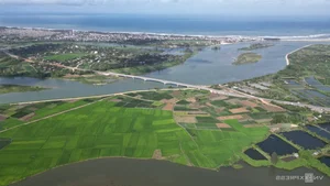 The Transformation of Quang Ngai Coastal Road Boosts Central Vietnam Tourism - image 2