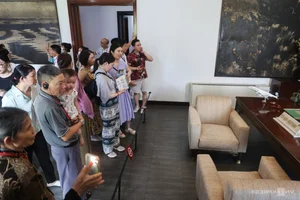 Visiting the Independence Palace: Navigating Crowds at Ho Chi Minh City's Historic Landmark - image 4