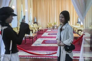 Visiting the Independence Palace: Navigating Crowds at Ho Chi Minh City's Historic Landmark - image 1