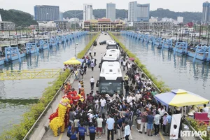 Quang Ninh Welcomes 4,500 Indian Tourists with Spectacular Lion Dance - image 7