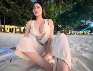 Philippines' Curvy Icon Stuns Fans with Incredible Hourglass Figure - image 7