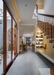 Thảo Nguyên House: A Stunning 2-Story Home with Elegant Curves in Kon Tum - image 1