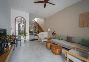 Thảo Nguyên House: A Stunning 2-Story Home with Elegant Curves in Kon Tum - image 8