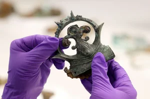 Stunning Treasure: Over 800 Ancient Artifacts Revealed in Secret Unveiling - image 2