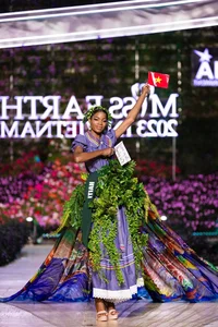 Miss Earth Contestants Bring Nature and Wildlife to Life in Stunning National Costumes - image 5
