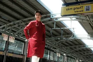 Viral Lunar New Year Photoshoot Trend at Ho Chi Minh City Metro Line 1 - image 4