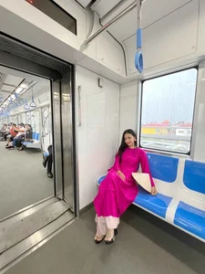 Viral Lunar New Year Photoshoot Trend at Ho Chi Minh City Metro Line 1 - image 5