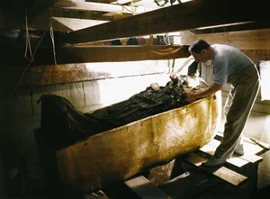 Shocking Ancient Artifacts Found: Awakening the Spirits in Egyptian Pharaoh Tombs - image 2