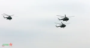 Awe-Inspiring Training: Su-30MK2 Fighters and Military Helicopters - image 10
