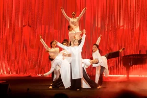 Hong Nhung Reimagines Hanoi Memories with Iconic Loudspeakers at Live Concert - image 6