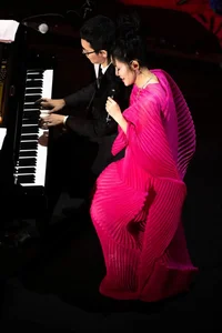 Hong Nhung Reimagines Hanoi Memories with Iconic Loudspeakers at Live Concert - image 0