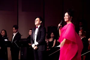 Hong Nhung Reimagines Hanoi Memories with Iconic Loudspeakers at Live Concert - image 10
