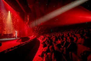 Hong Nhung Reimagines Hanoi Memories with Iconic Loudspeakers at Live Concert - image 5