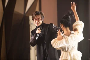 Hong Nhung Reimagines Hanoi Memories with Iconic Loudspeakers at Live Concert - image 1