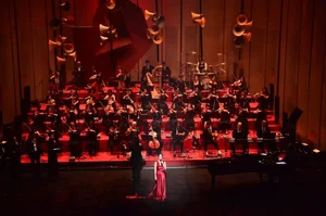 Hong Nhung Reimagines Hanoi Memories with Iconic Loudspeakers at Live Concert - image 3