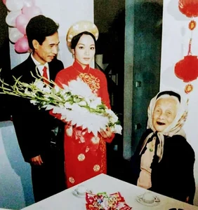 The Youthful Elegance of Actor Phu Don’s Wife 25 Years His Junior - image 5