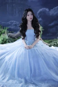 Inside the Glamorous 19-Year-Old Life of Quyen Linh’s Daughter Lọ Lem - image 0