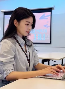 Inside the Glamorous 19-Year-Old Life of Quyen Linh’s Daughter Lọ Lem - image 3