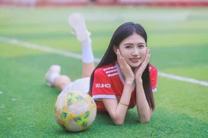 YiTuYu Art Language Vol.5132: Featuring the Elegant Tan Li Fang - image 3