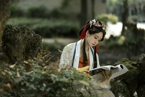 Exploring Aesthetic Elegance in YiTuYu Art Language Vol.7052 Featuring Yuan Bao - image 2