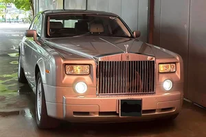 Rare 18-Year-Abandoned Rolls-Royce Phantom Listed for Sale in Hanoi - image 4