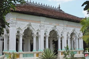 Discovering a Historic 200-Year-Old Ancient House in Vietnam's Mekong Delta - image 9