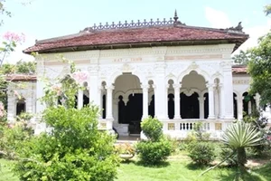 Discovering a Historic 200-Year-Old Ancient House in Vietnam's Mekong Delta - image 10