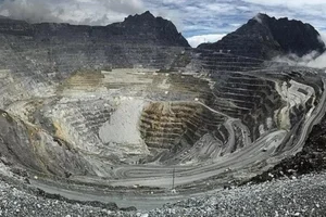 Unveiling the Secrets of the World's Largest Open-Pit Gold Mine - image 0