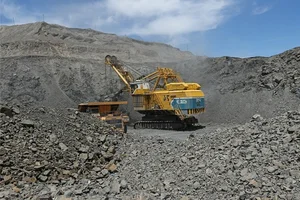 Unveiling the Secrets of the World's Largest Open-Pit Gold Mine - image 2