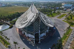 The Fate of Vietnam’s Multi-Billion Exhibition Center: From Architectural Landmark to Storage Warehouse - image 1