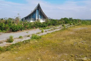 The Fate of Vietnam’s Multi-Billion Exhibition Center: From Architectural Landmark to Storage Warehouse - image 6
