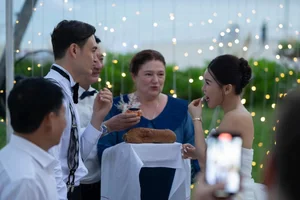 Van Lam and Yen Xuan Shine in Romantic Beachside Wedding - image 10