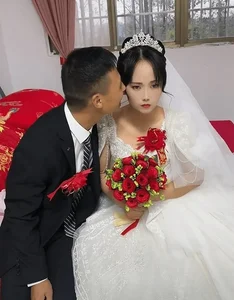 Viral Moment: Bride’s Hilarious Reaction to Groom’s Family Dowry Goes Viral - image 1