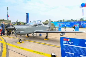Advanced Fighter Jets and UAVs at the International Defense Expo - image 11
