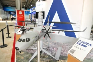 Advanced Fighter Jets and UAVs at the International Defense Expo - image 10