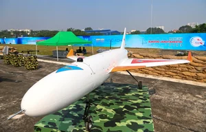 Advanced Fighter Jets and UAVs at the International Defense Expo - image 5