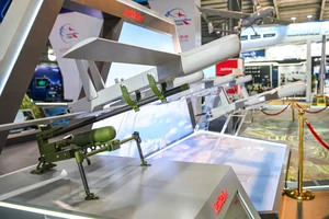 Advanced Fighter Jets and UAVs at the International Defense Expo - image 8