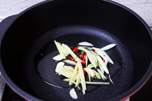 Perfect Stir-Fried Beef with Celery: The Secret Ingredient for an Unforgettable Asian Family Meal - image 10
