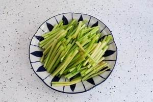 Perfect Stir-Fried Beef with Celery: The Secret Ingredient for an Unforgettable Asian Family Meal - image 11