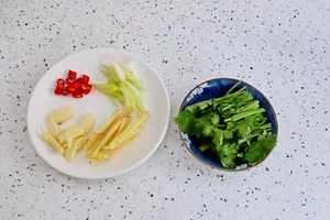 Perfect Stir-Fried Beef with Celery: The Secret Ingredient for an Unforgettable Asian Family Meal - image 9
