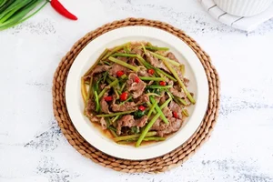Perfect Stir-Fried Beef with Celery: The Secret Ingredient for an Unforgettable Asian Family Meal - image 3