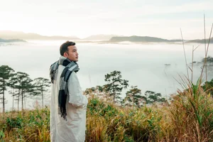 Cloud Hunting in K’Long K’Lanh: A Journey Through Flowers and Coastal Views - image 8