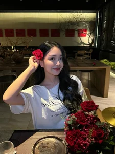 Ha Duc Chinh Wife Mai Ha Trang Shows Off Stunning Postpartum Figure - image 1