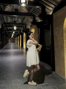 Ha Duc Chinh Wife Mai Ha Trang Shows Off Stunning Postpartum Figure - image 6