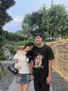 Ha Duc Chinh Wife Mai Ha Trang Shows Off Stunning Postpartum Figure - image 0