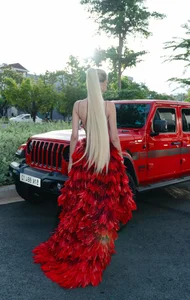 Miss World Krystyna Pyszková: The Doll-Like Elegance of the Reigning Queen - image 18