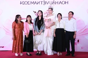 Elegant Evening Gowns: Top 15 Finalists Shine at the Miss Vietnam Beauty Pageant Gallery - image 4