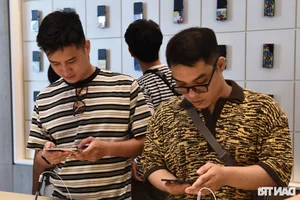 Inside the Newly Opened Samsung West Lake Premium Experience Store - image 6