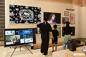 Inside the Newly Opened Samsung West Lake Premium Experience Store - image 3